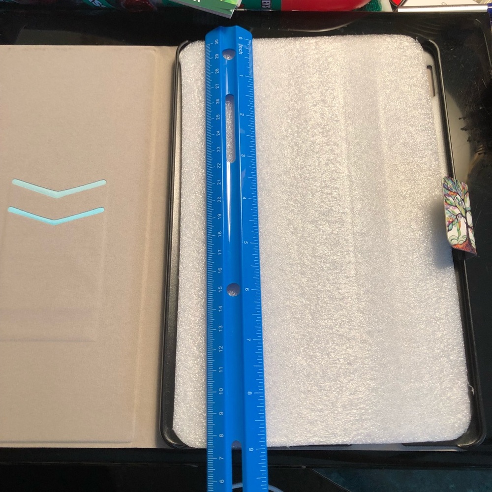 > iPad/Android multi-Color Pad Cover 9” - Picture 3 of 4
